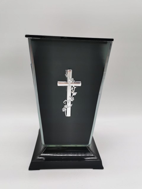 ZNICZ ZNICZE CZARNA SATYNOWA KAPLICZKA Z APLIKACJĄ