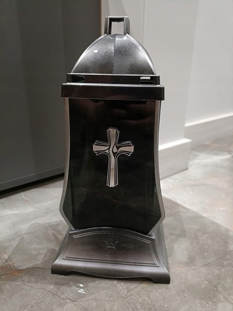 ZNICZ SZKLANA KAPLICZKA Z LUSTREM I KRZYŻEM (WYBÓR)